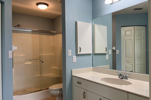 Condo in North Port, Florida, 2 bedrooms № 2148474 - photo 21