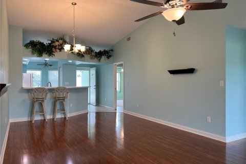 Condo in North Port, Florida, 2 bedrooms № 2148474 - photo 12