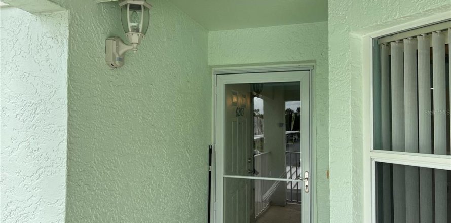 Condo in North Port, Florida, 2 bedrooms № 2148474