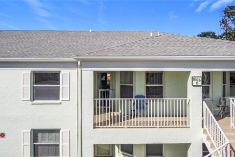 Condo in North Port, Florida, 2 bedrooms № 2148474 - photo 3