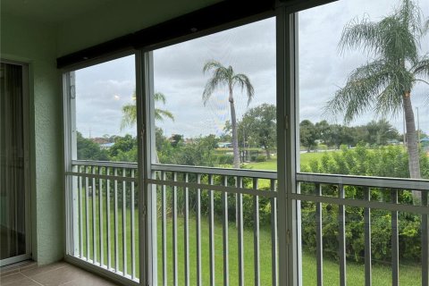 Condo in North Port, Florida, 2 bedrooms № 2148474 - photo 27