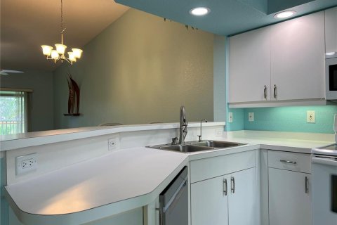 Condo in North Port, Florida, 2 bedrooms № 2148474 - photo 14