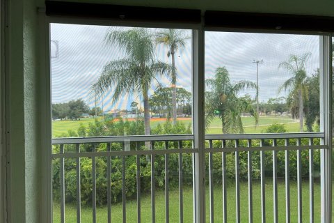 Condo in North Port, Florida, 2 bedrooms № 2148474 - photo 26