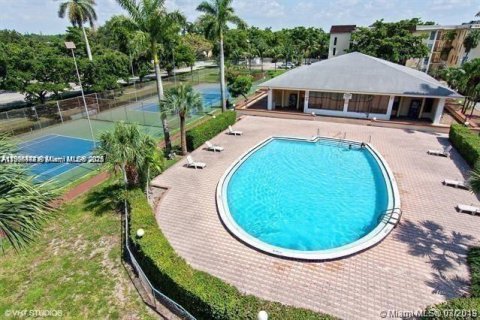 Copropriété à vendre à North Miami, Floride: 2 chambres, 79.9 m2 № 2089240 - photo 2