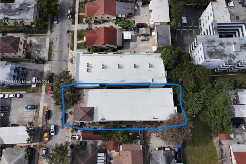 Condo in Miami, Florida, 2 bedrooms  № 1945831 - photo 7
