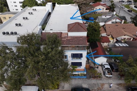 Condo in Miami, Florida, 2 bedrooms  № 1945831 - photo 10
