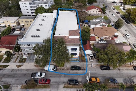 Condo in Miami, Florida, 2 bedrooms  № 1945831 - photo 6