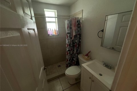 Condo in Miami, Florida, 2 bedrooms  № 1945831 - photo 21