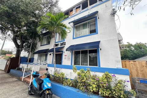 Condo in Miami, Florida, 2 bedrooms  № 1945831 - photo 13