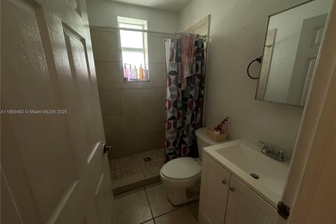 Condo in Miami, Florida, 2 bedrooms  № 1945831 - photo 22