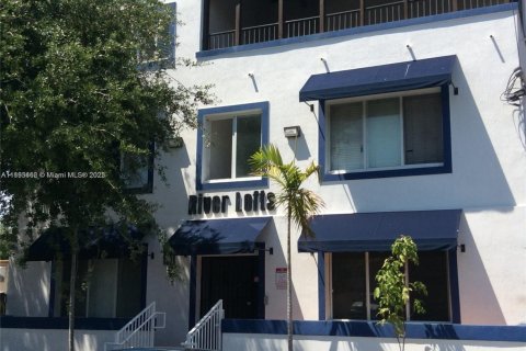 Condo in Miami, Florida, 2 bedrooms  № 1945831 - photo 3