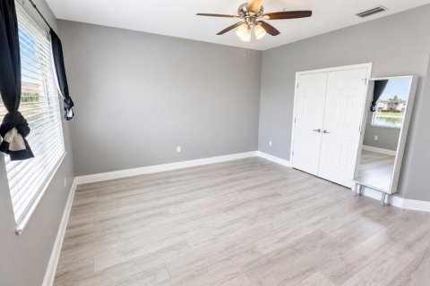 Townhouse in Sarasota, Florida 3 bedrooms, 164.99 sq.m. № 2204649 - photo 17