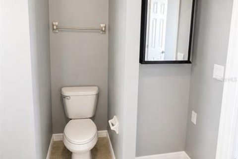 Townhouse in Sarasota, Florida 3 bedrooms, 164.99 sq.m. № 2204649 - photo 19