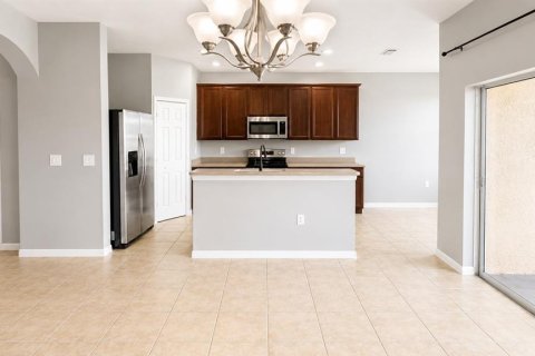 Townhouse in Sarasota, Florida 3 bedrooms, 164.99 sq.m. № 2204649 - photo 6