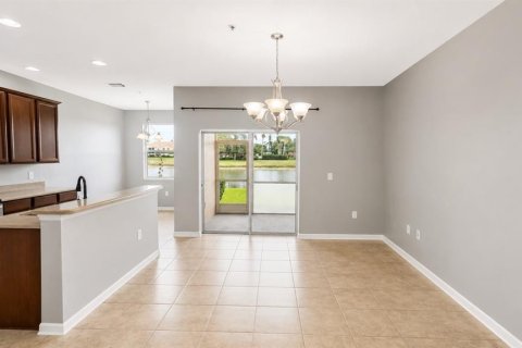 Townhouse in Sarasota, Florida 3 bedrooms, 164.99 sq.m. № 2204649 - photo 5