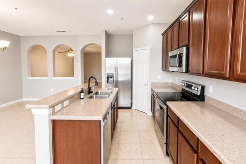 Townhouse in Sarasota, Florida 3 bedrooms, 164.99 sq.m. № 2204649 - photo 8