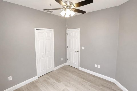 Townhouse in Sarasota, Florida 3 bedrooms, 164.99 sq.m. № 2204649 - photo 26