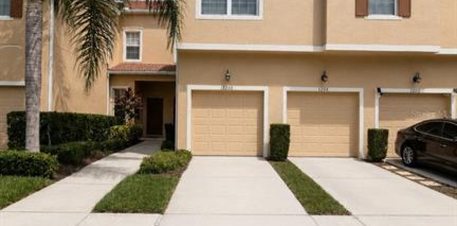Townhouse in Sarasota, Florida 3 bedrooms, 164.99 sq.m. № 2204649