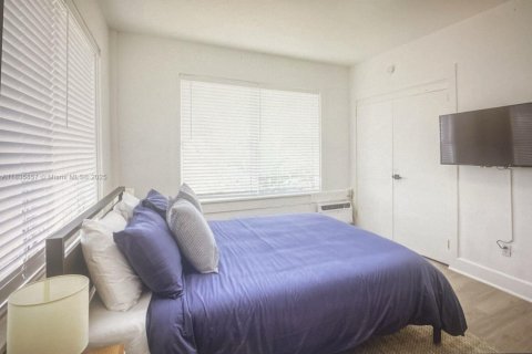 Снять в аренду виллу или дом в Корал-Гейблс, Флорида 1 спальня, 68.28м2, № 1935047 - фото 9