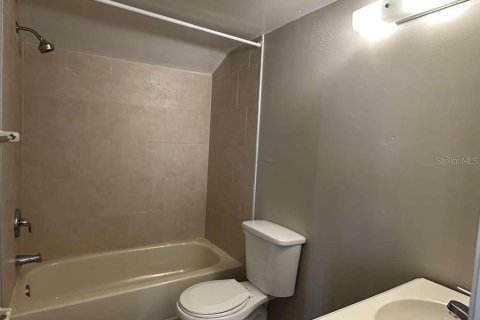 Townhouse in Orlando, Florida 2 bedrooms, 98.1 sq.m. № 2224828 - photo 8