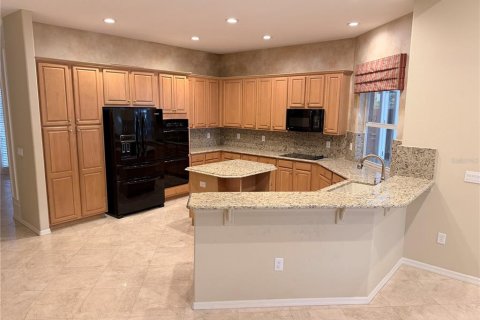 Villa ou maison à vendre à Land O' Lakes, Floride: 4 chambres, 251.3 m2 № 2273138 - photo 8