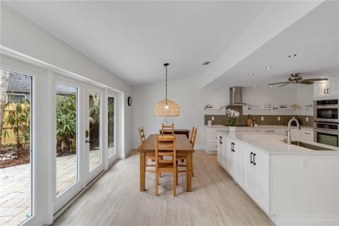 Купить виллу или дом в Сарасота, Флорида 6 комнат, 208.19м2, № 2224402 - фото 18