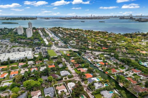 Купить виллу или дом в Майами-Шорс, Флорида 3 спальни, 182.55м2, № 2047740 - фото 2