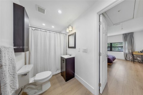 Купить виллу или дом в Майами-Шорс, Флорида 3 спальни, 182.55м2, № 2047740 - фото 17