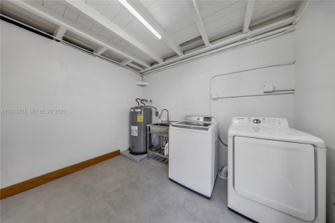 Купить виллу или дом в Майами-Шорс, Флорида 3 спальни, 182.55м2, № 2047740 - фото 21