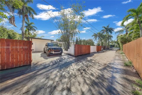 Купить виллу или дом в Майами-Шорс, Флорида 3 спальни, 182.55м2, № 2047740 - фото 25