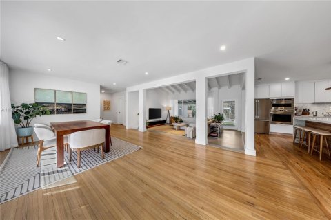 Купить виллу или дом в Майами-Шорс, Флорида 3 спальни, 182.55м2, № 2047740 - фото 5