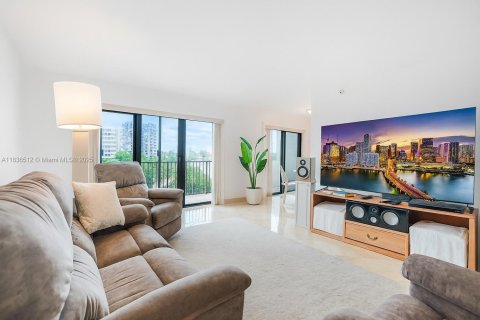 Condo in Hollywood, Florida, 2 bedrooms  № 1978418 - photo 2