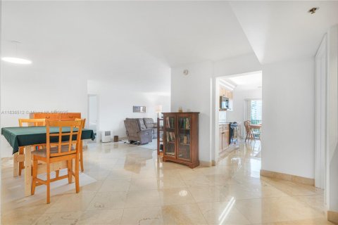 Condo in Hollywood, Florida, 2 bedrooms  № 1978418 - photo 3