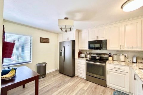 Condo in Ormond Beach, Florida, 3 bedrooms № 2388973 - photo 5