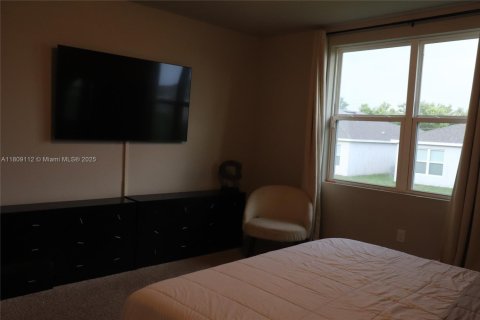 House in Winter Haven, Florida 4 bedrooms, 171.78 sq.m. № 1749156 - photo 15