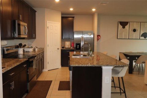 House in Winter Haven, Florida 4 bedrooms, 171.78 sq.m. № 1749156 - photo 7