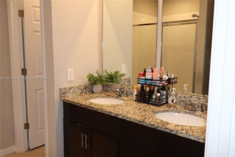 House in Winter Haven, Florida 4 bedrooms, 171.78 sq.m. № 1749156 - photo 17