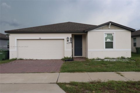 House in Winter Haven, Florida 4 bedrooms, 171.78 sq.m. № 1749156 - photo 19