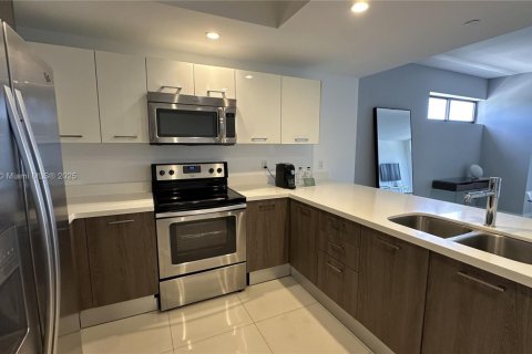 Copropriété à vendre à Bay Harbor Islands, Floride: 2 chambres, 123 m2 № 2020521 - photo 3