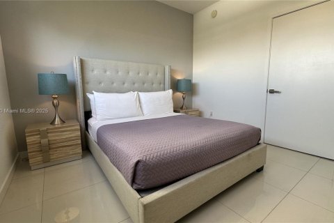 Copropriété à vendre à Bay Harbor Islands, Floride: 2 chambres, 123 m2 № 2020521 - photo 27