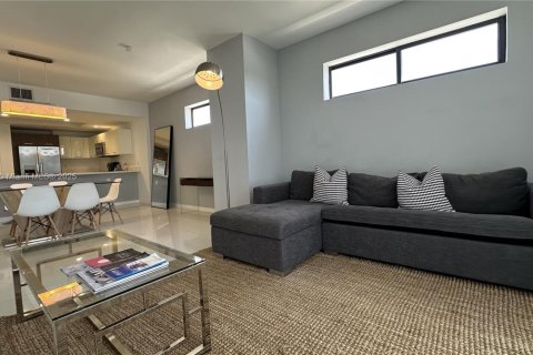 Copropriété à vendre à Bay Harbor Islands, Floride: 2 chambres, 123 m2 № 2020521 - photo 13