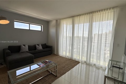 Copropriété à vendre à Bay Harbor Islands, Floride: 2 chambres, 123 m2 № 2020521 - photo 12