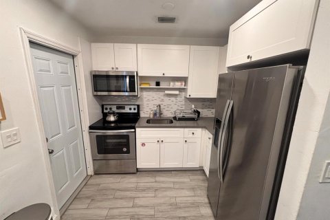 Apartment in Fort Lauderdale, Florida 2 bedrooms, 74.32 sq.m. № 2392263