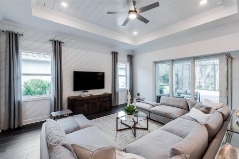 House in Englewood, Florida 3 bedrooms, 260.87 sq.m. № 1914762 - photo 7