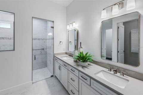 House in Englewood, Florida 3 bedrooms, 260.87 sq.m. № 1914762 - photo 12