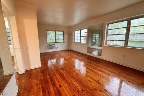 Condominio en alquiler en Miami Beach, Florida, 1 dormitorio, 46.45 m2 № 1926720 - foto 7