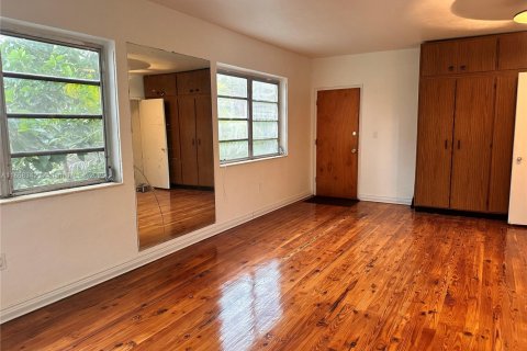 Condominio en alquiler en Miami Beach, Florida, 1 dormitorio, 46.45 m2 № 1926720 - foto 4