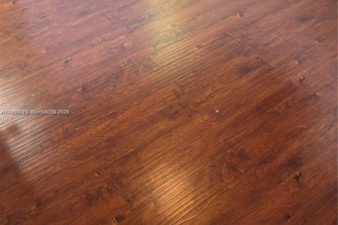 House in Hollywood, Florida 4 bedrooms, 119.75 sq.m. № 2030722 - photo 10