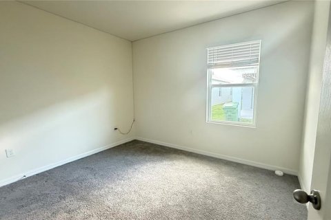 House in Winter Haven, Florida 4 bedrooms, 159.14 sq.m. № 2101424 - photo 12