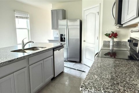 House in Winter Haven, Florida 4 bedrooms, 159.14 sq.m. № 2101424 - photo 6